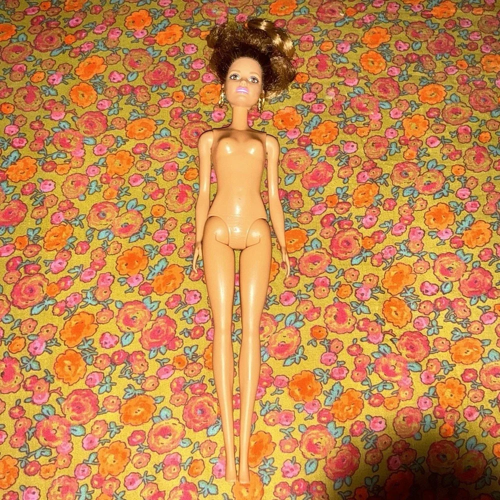 Mattel Fashionistas Barbie Doll Latina HISPANIC Nude Hoop Earrings